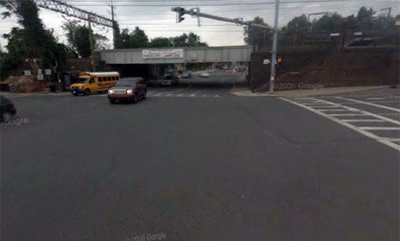 Google Street View of the Metro North railroad bridge across Mamaroneck Ave.